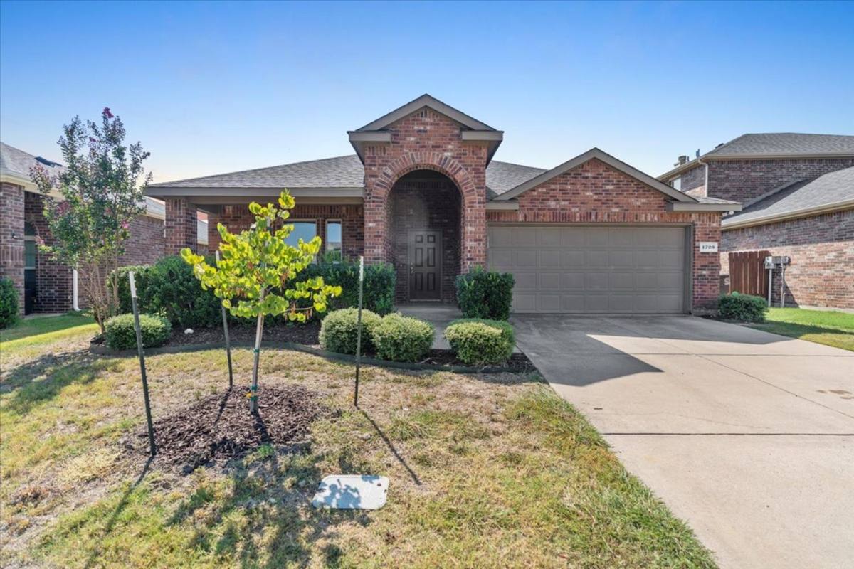 House for rent at 1729 Park Trails Blvd, Princeton, TX 75407