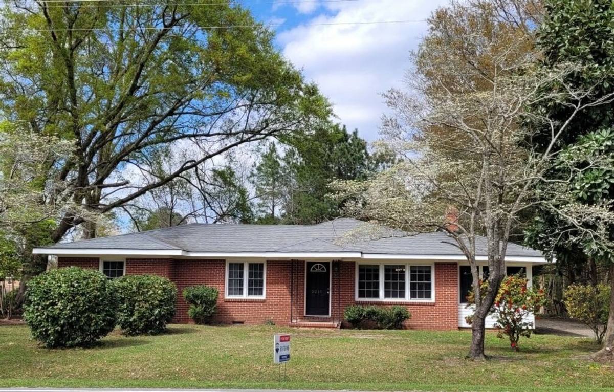 House for rent at 2211 E 7th St, Lumberton, NC 28358