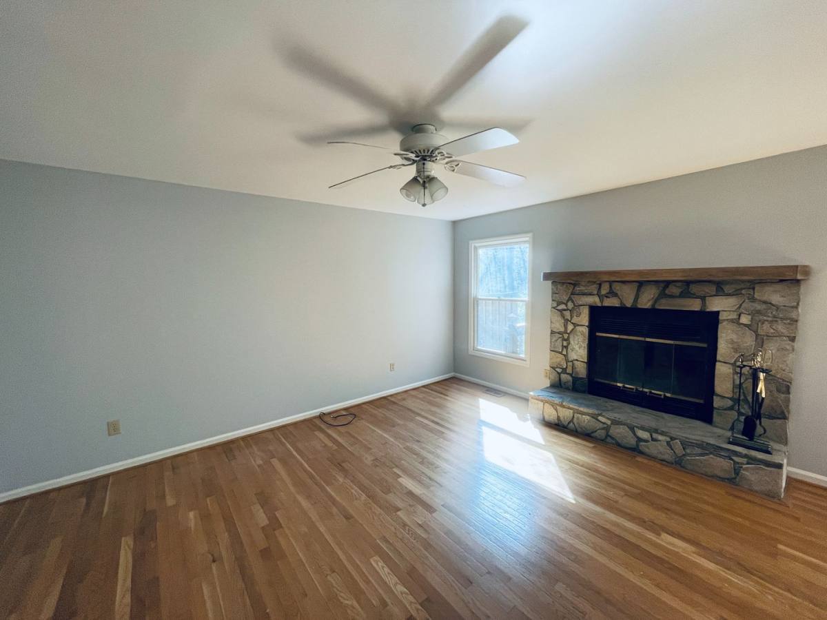 Townhouse for rent at 103 Parkway Vista Dr, Asheville, NC 28805