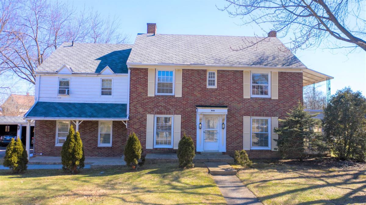 Apartment for rent at 565 Townview Circle E, Mansfield, OH 44907