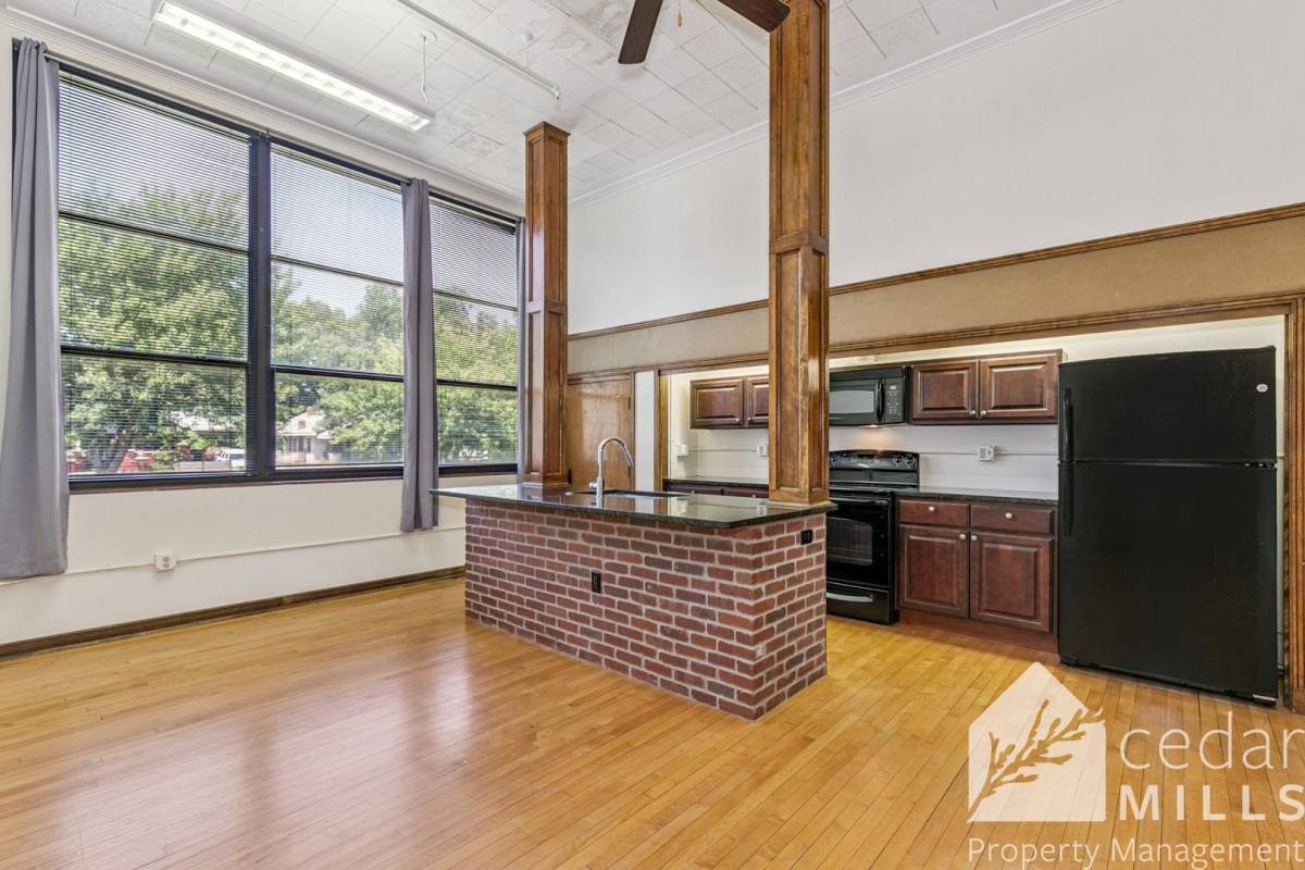 Apartment for rent at 1220 E Kellogg, Wichita, KS 67211