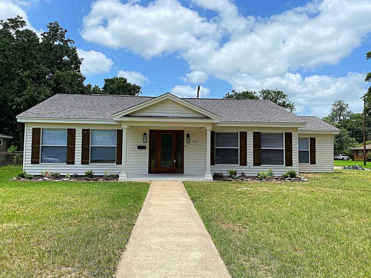 House for rent at 725 Yount, Beaumont, TX 77706