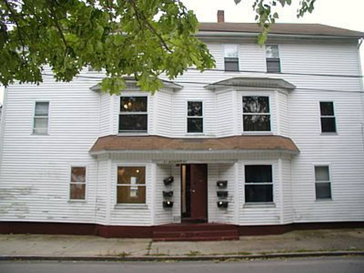 Apartment for rent at 31 Beecher St, Pawtucket, RI 02860