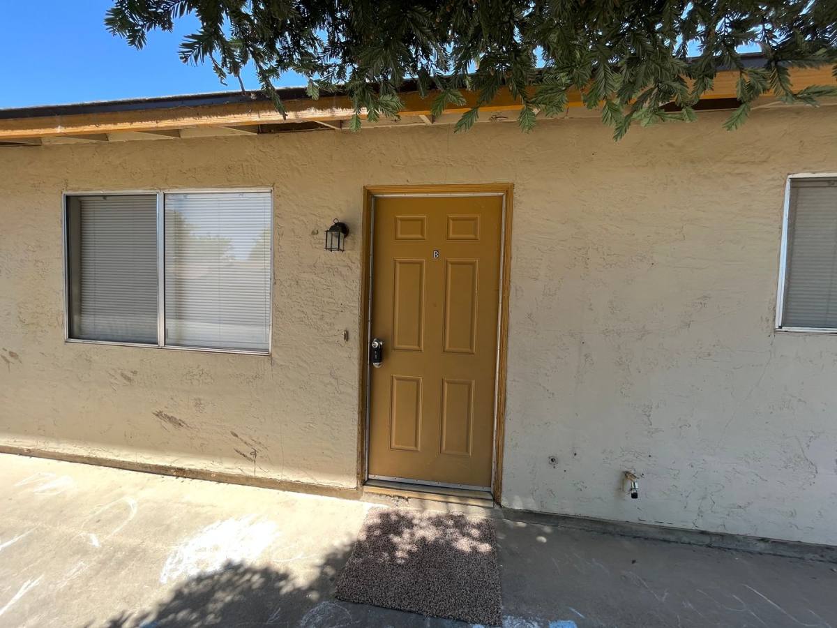Apartment for rent at 149 N Castle Rock St, Woodlake, CA 93286