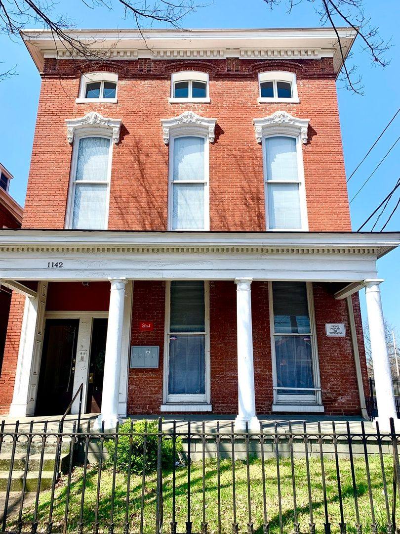 Apartment for rent at 1142 S 6th St, Louisville, KY 40203