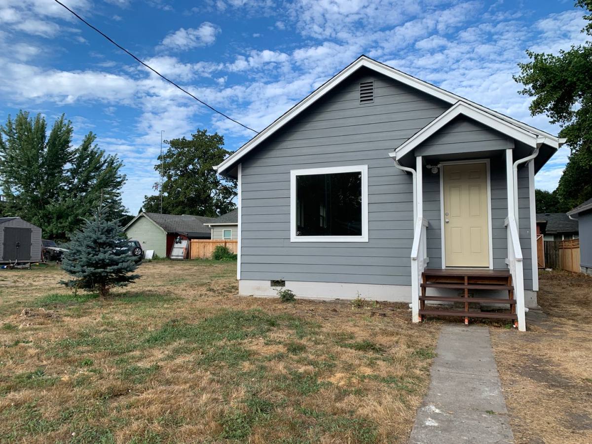 House for rent at 315 NW 2nd Ave, Kelso, WA 98626