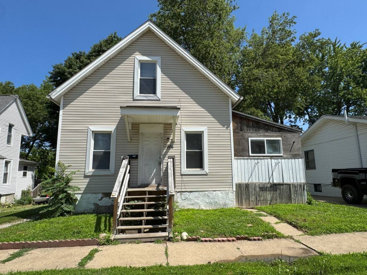 House for rent at 1205 W Taylor, Bloomington, IL 61701