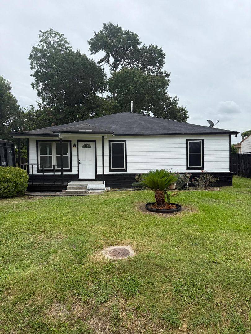 House for rent at 9417 Merle St, Houston, TX 77033