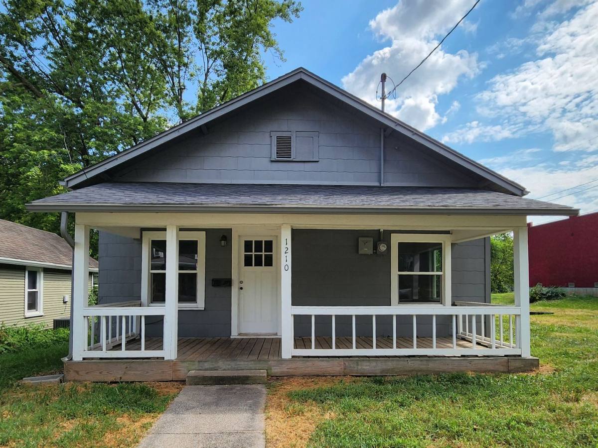 House for rent at 1210 W Mount Vernon St, Springfield, MO 65806