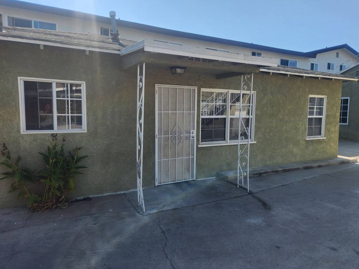 Apartment for rent at 1912-1914 W 145th St, Gardena, CA 90249