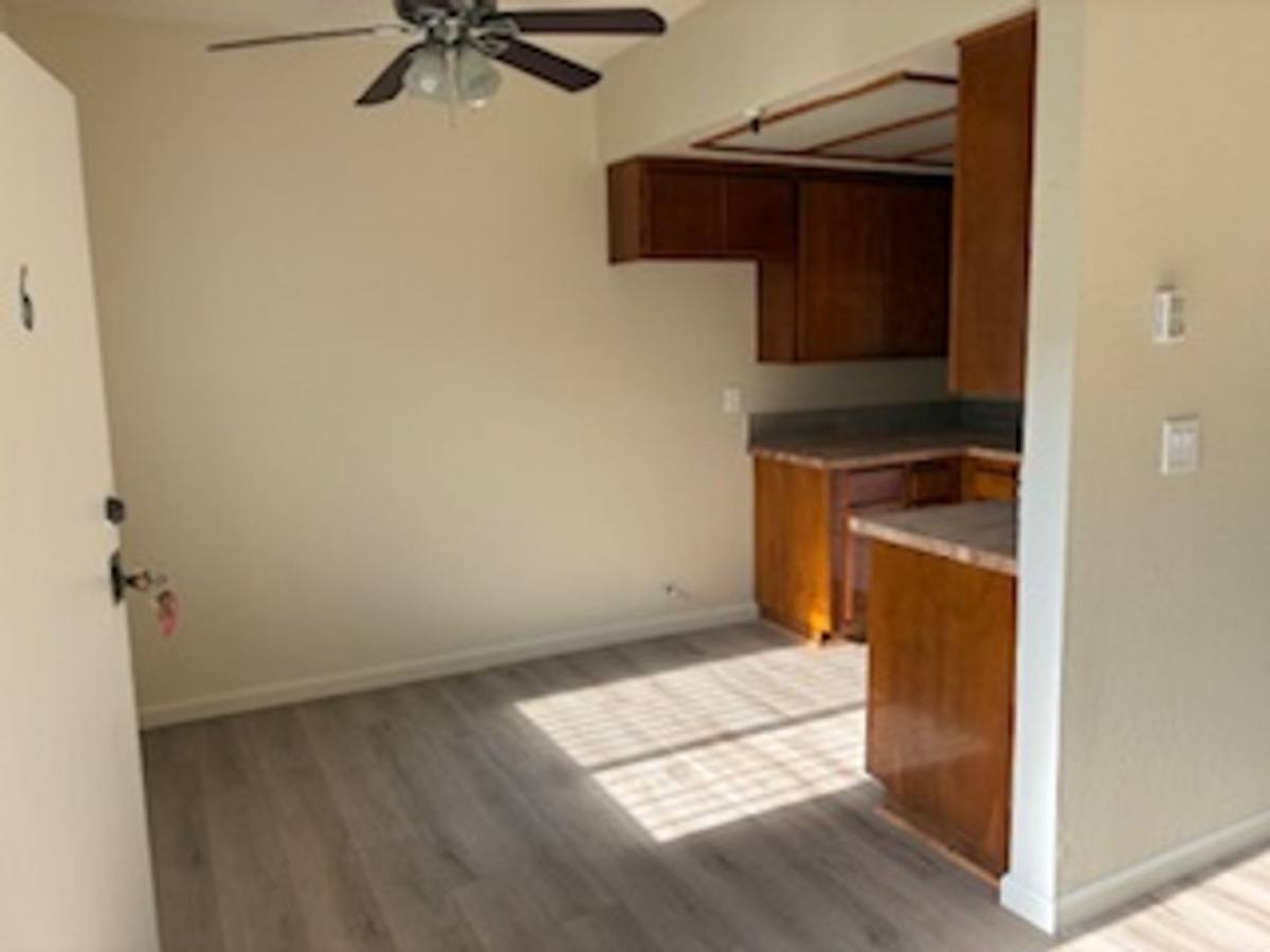 Apartment for rent at 14501 Cerise Ave, Hawthorne, CA 90250