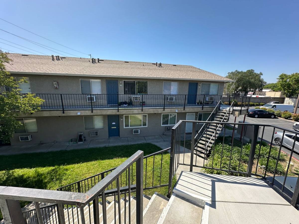 Apartment for rent at 431 Coffee Rd, Modesto, CA 95355