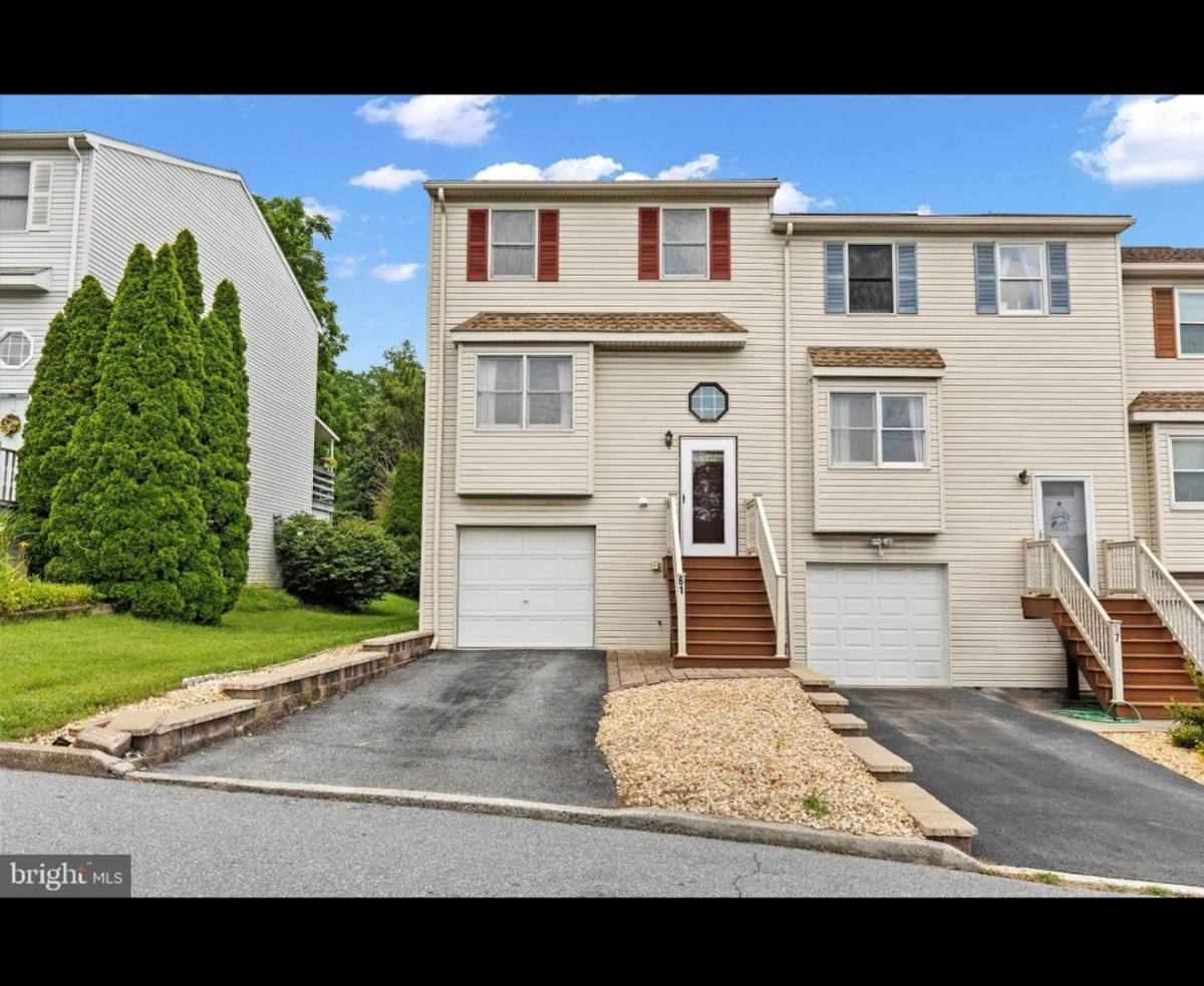 Townhouse for rent at 61 Lincoln Ave, Harrisburg, PA 17111