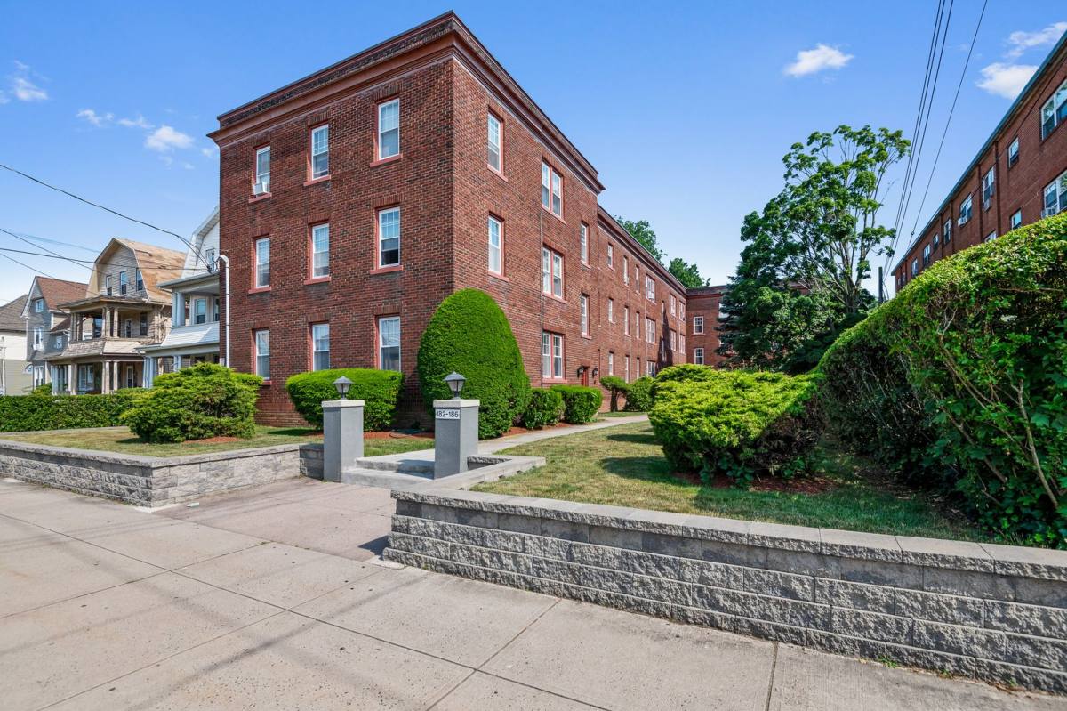 Apartment for rent at 182 Elm St, West Haven, CT 06516