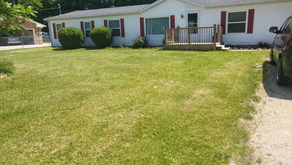 House for rent at 9416 E Richfield Rd, Davison, MI 48423