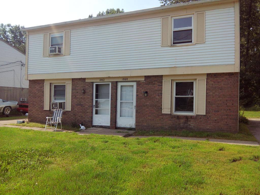 Apartment for rent at 1860-1862 E 42nd St, Lorain, OH 44052