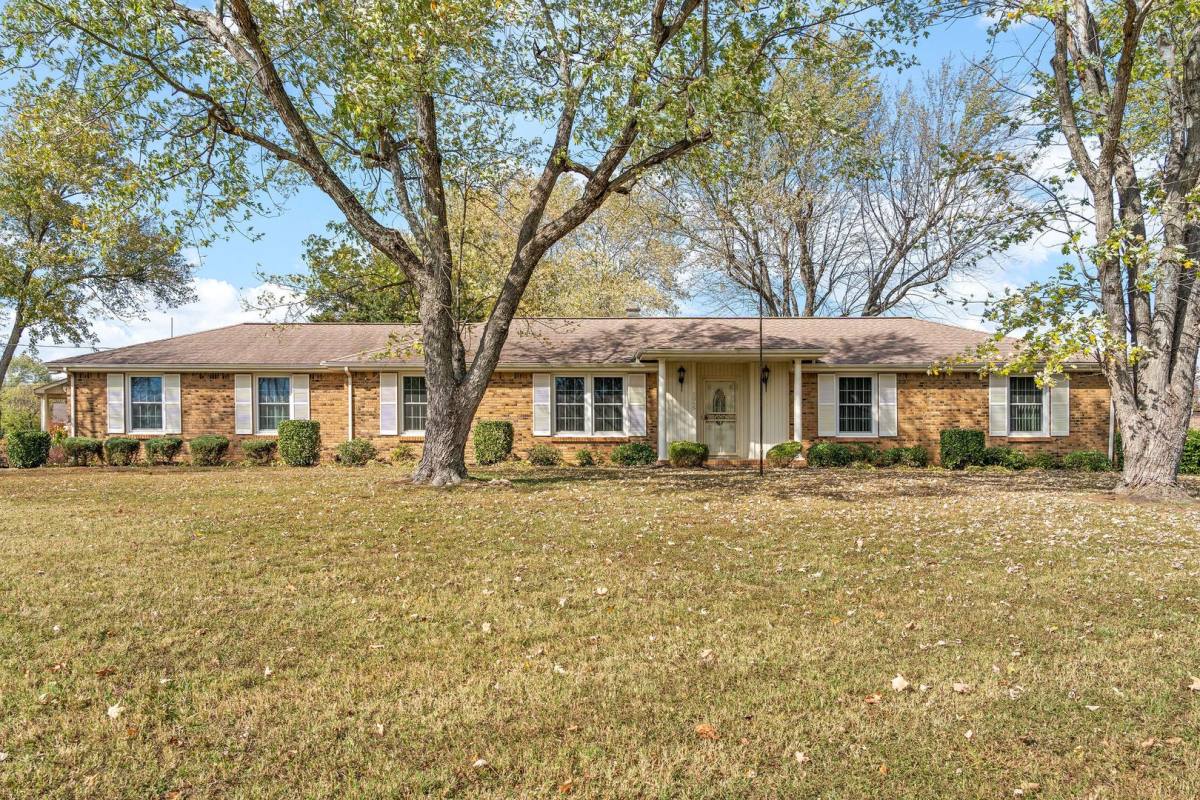 House for rent at 3065 Westchester Dr, Clarksville, TN 37043