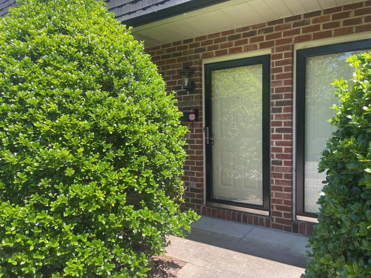Townhouse for rent at 339 8th Ave Dr NW, Hickory, NC 28601