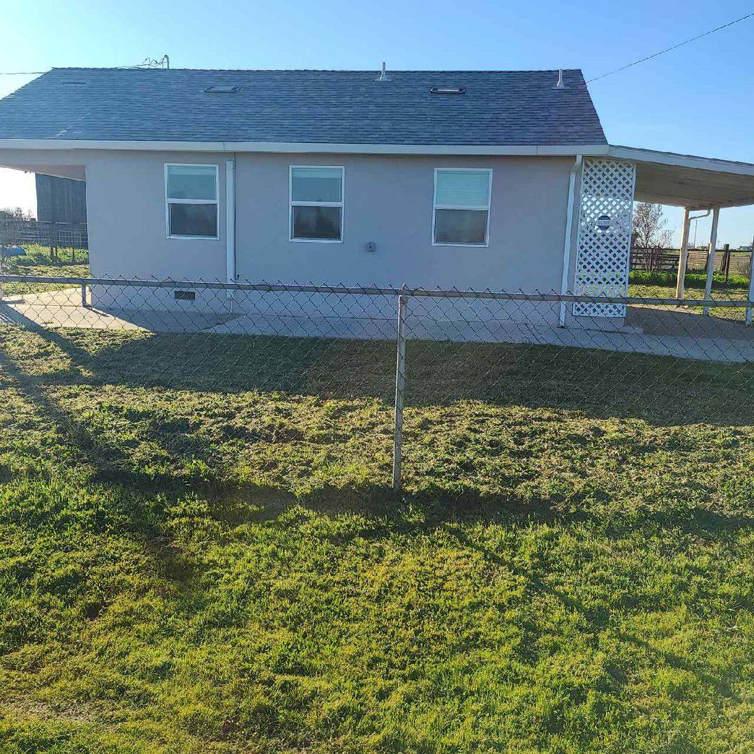 House for rent at 10313 Crackerbox Rd, Oakdale, CA 95361