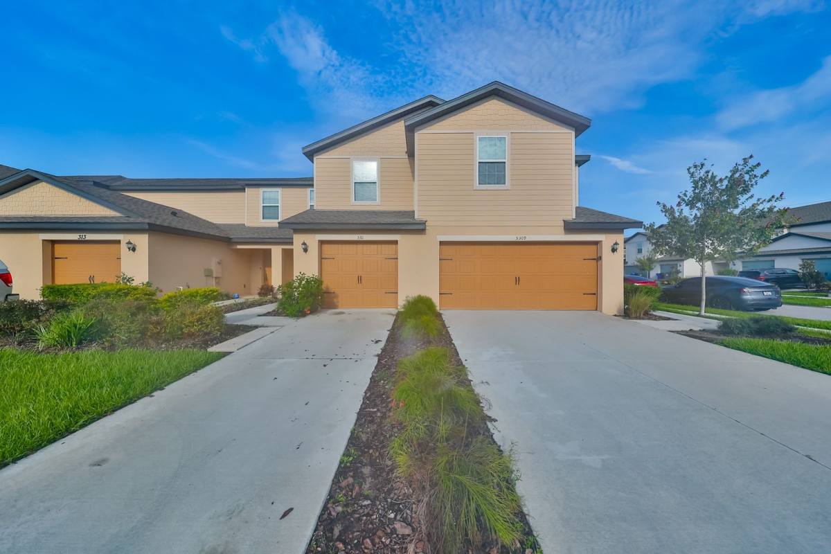 Townhouse for rent at 5311 New Friendship Place, Tampa, FL 33619