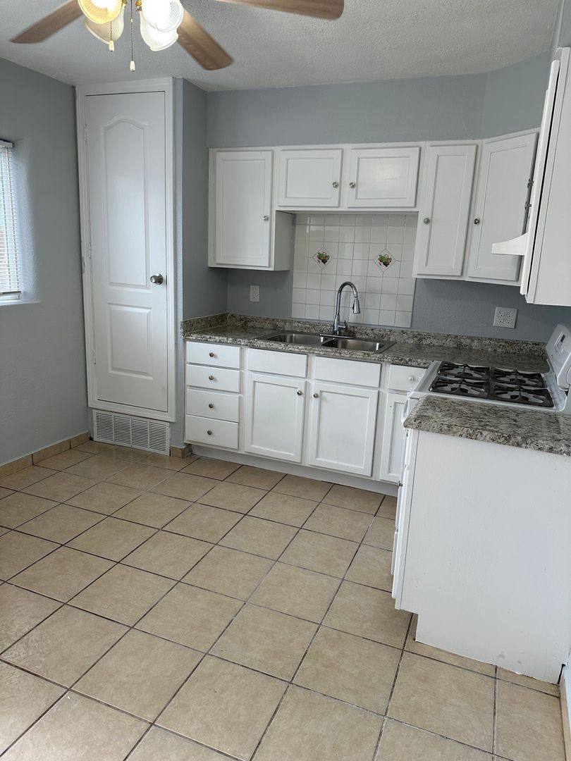 Apartment for rent at 328 Rhode Island St NE, Albuquerque, NM 87108