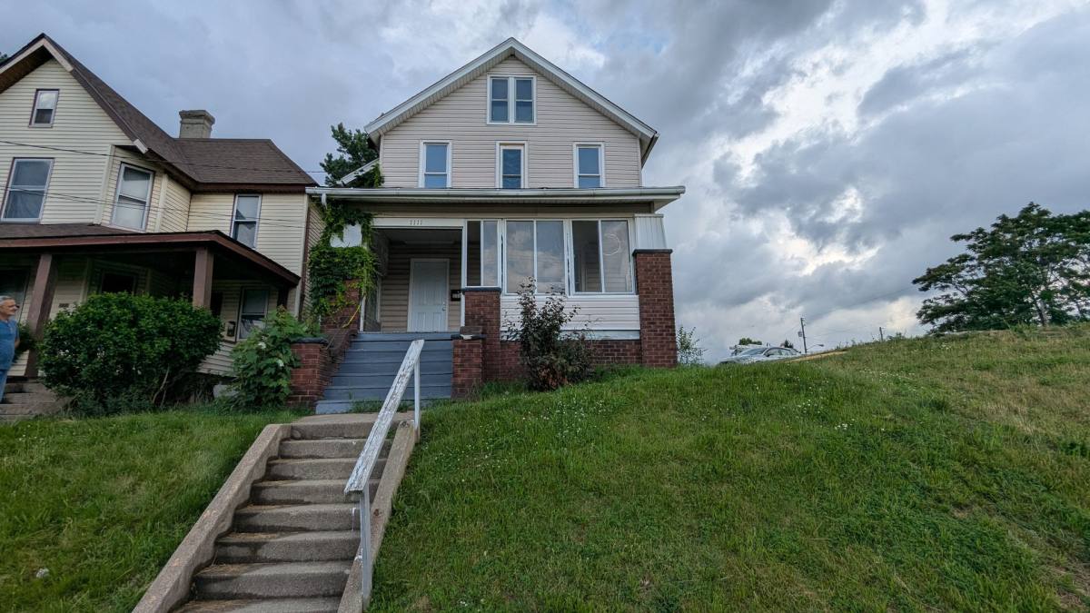 House for rent at 1111 2nd St NW, Canton, OH 44703