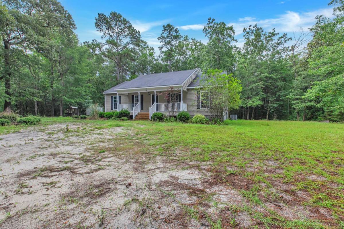 House for rent at 394 White Sand Rd, Hampstead, NC 28443