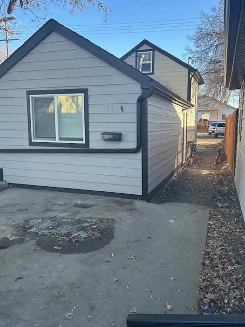 House for rent at 808 1 2 Howard Ave, Billings, MT 59101