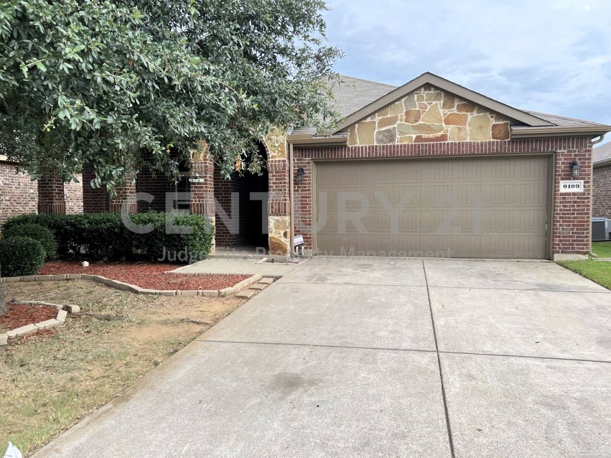 House for rent at 9109 Tumbleweed Dr, Aubrey, TX 76227