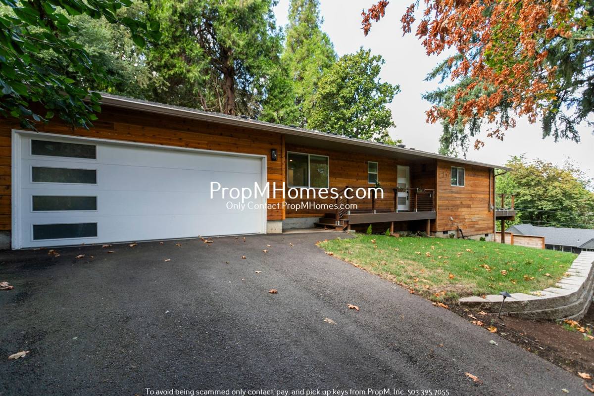 House for rent at 818 Ash St, Lake Oswego, OR 97034
