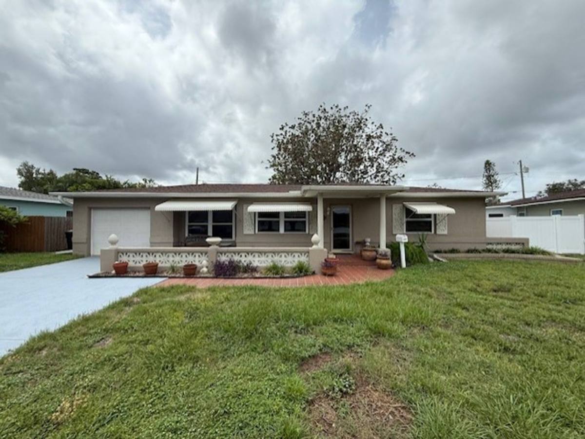 House for rent at 4410 26th Ave N, Saint Petersburg, FL 33713