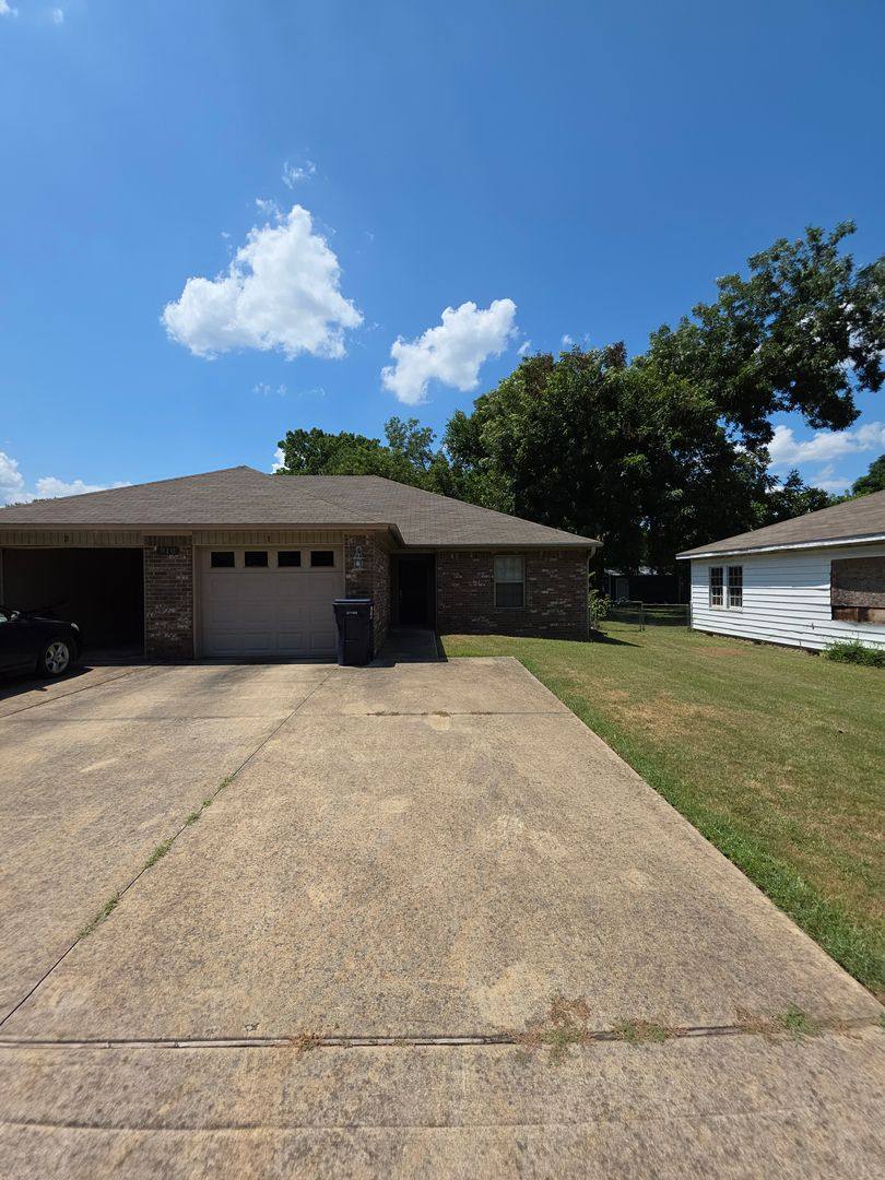 Apartment for rent at 910 S Hartford, Russellville, AR 72801