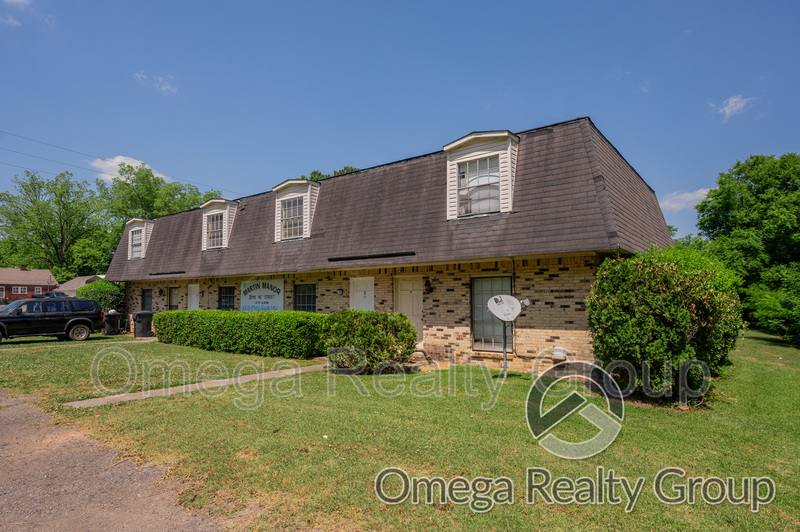 Apartment for rent at 2111 16th St #2, Calera, AL 35040