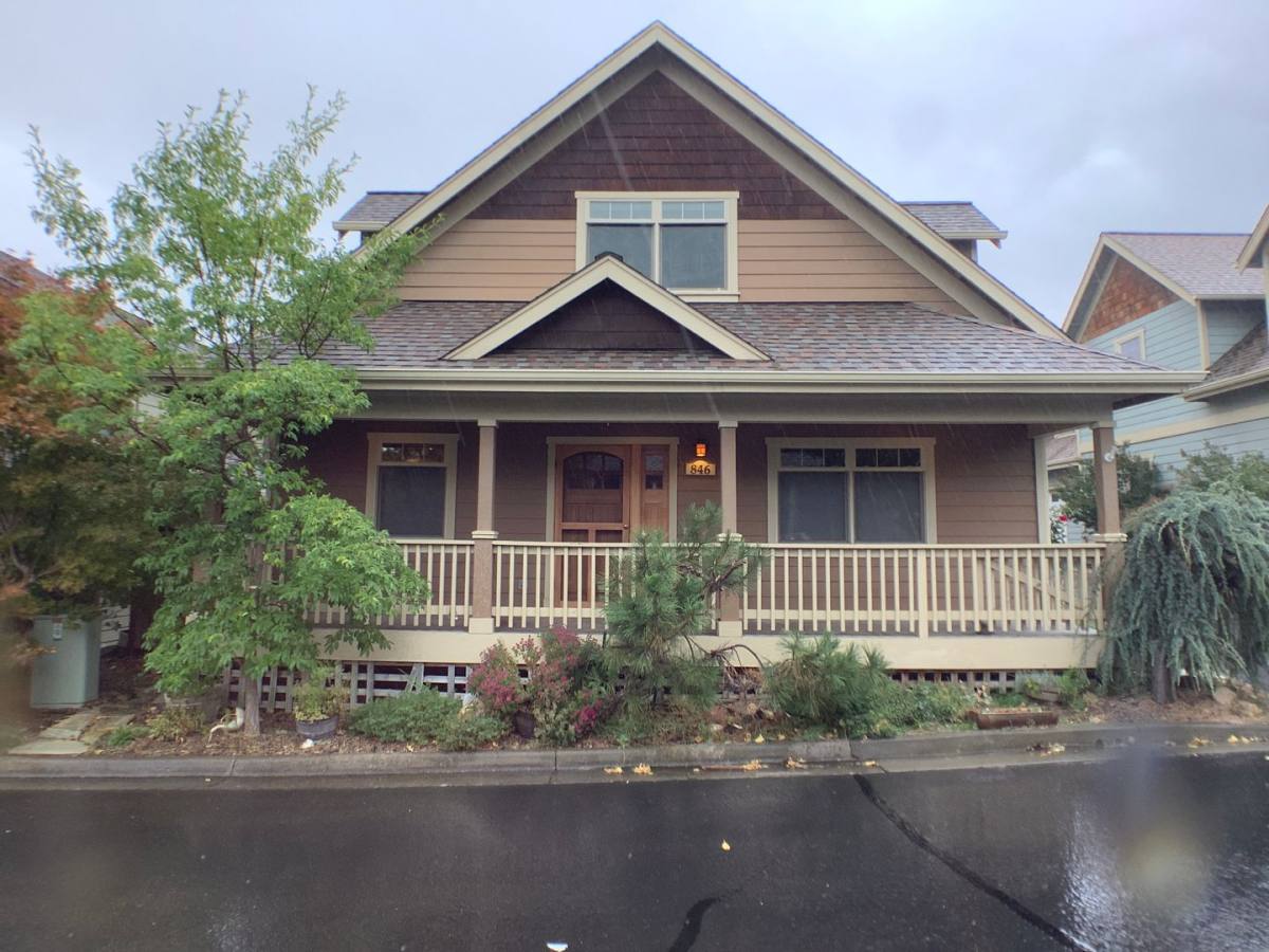 House for rent at 846 Blackberry Lane, Ashland, OR 97520