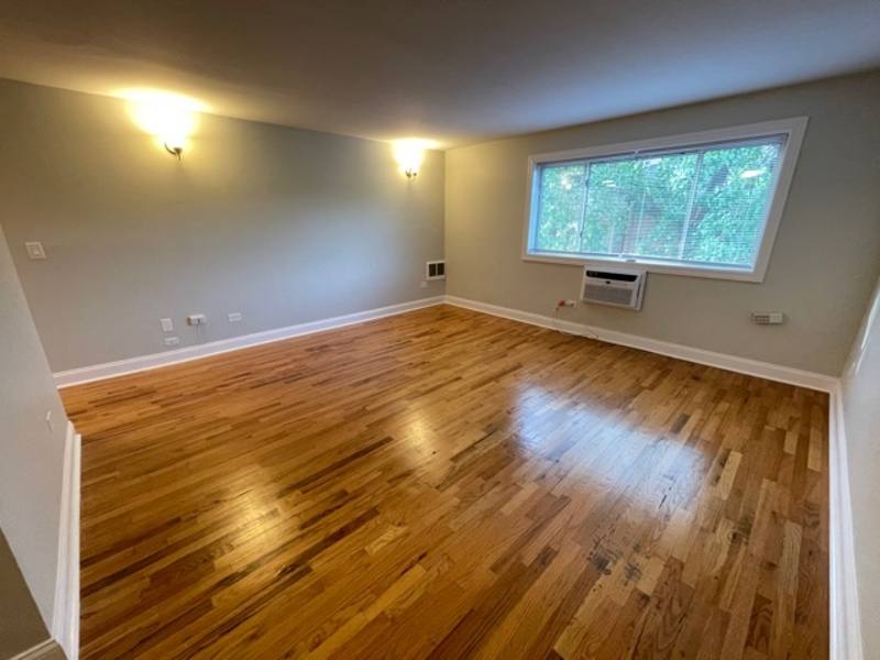 Apartment for rent at 517 S Milwaukee Ave #15, Wheeling, IL 60090