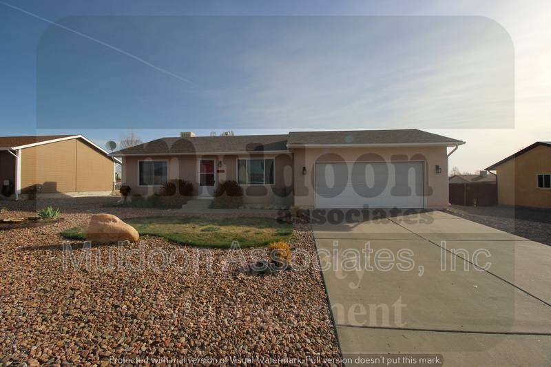 House for rent at 220 S Caddoa Dr, Pueblo, CO 81007