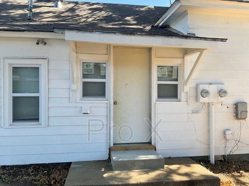 Apartment for rent at 1007 E Madison #1007 1 2, Pittsburg, KS 66762