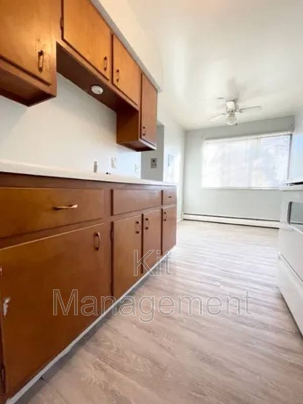 Apartment for rent at 406 Burbank, Toledo, OH 43607