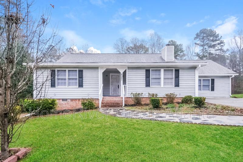 House for rent at 6521 Edenfield Dr, Lithonia, GA 30058
