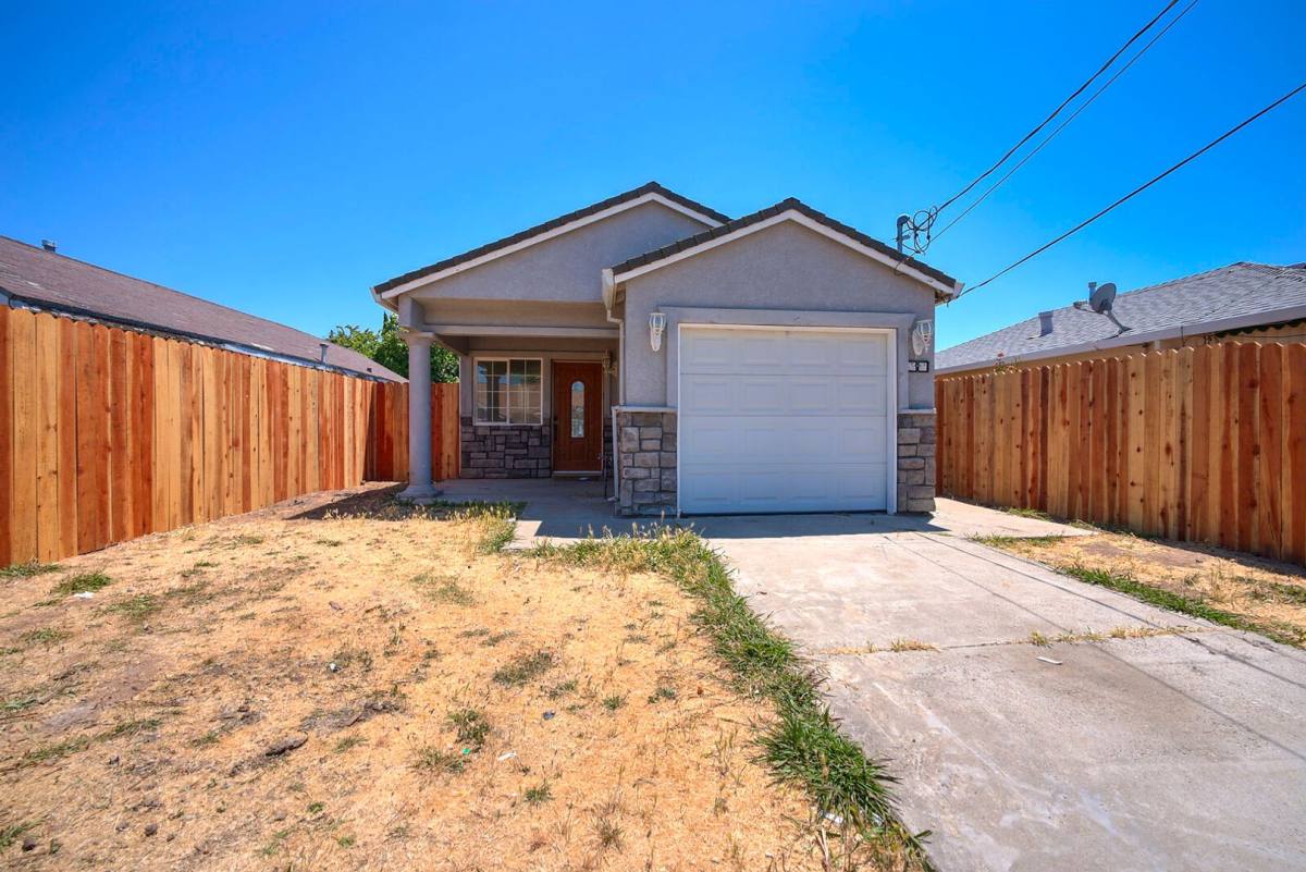 House for rent at 2716 Yreka Ave, Sacramento, CA 95822