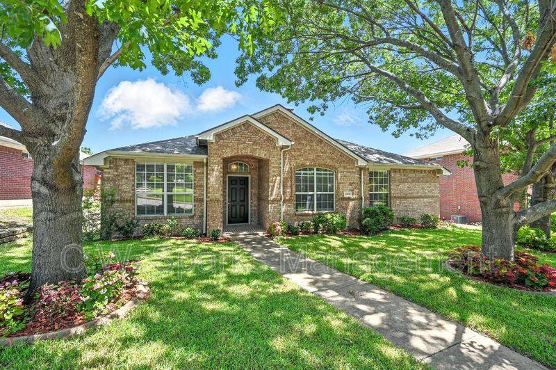 House for rent at 1006 Redwood Trail, Rockwall, TX 75087