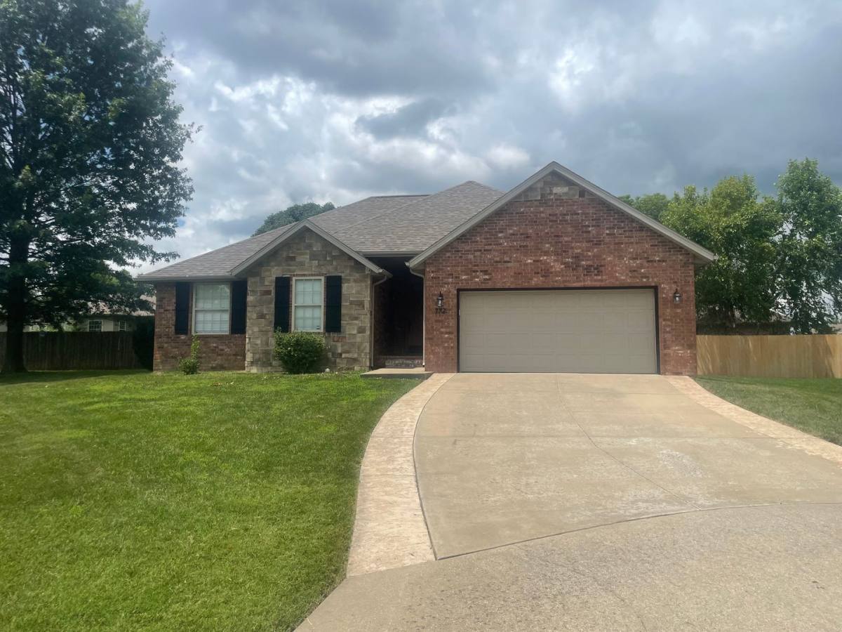 House for rent at 772 E Weller Court, Nixa, MO 65714