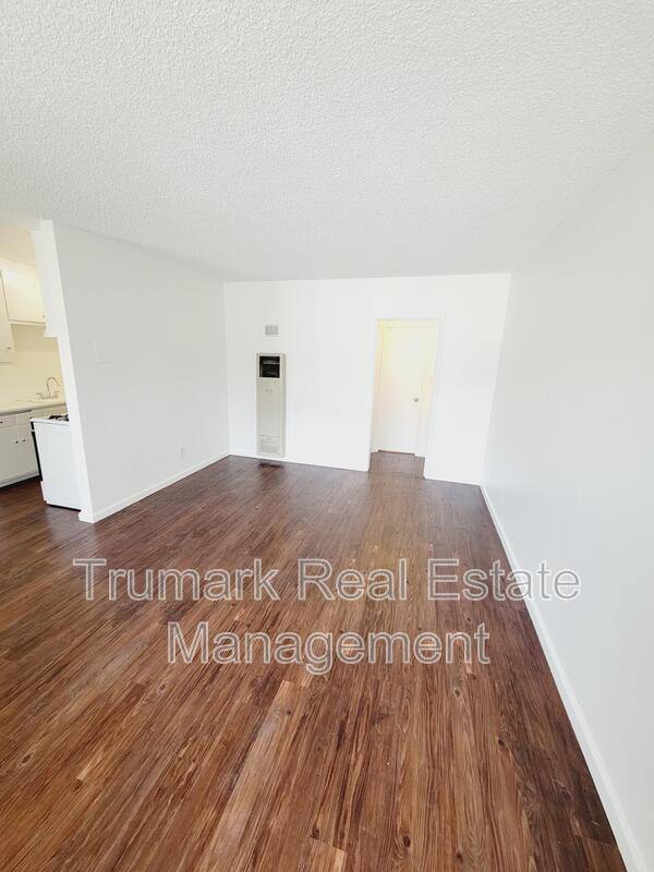 Apartment for rent at 110 N Cedar St #22, Glendale, CA 91206