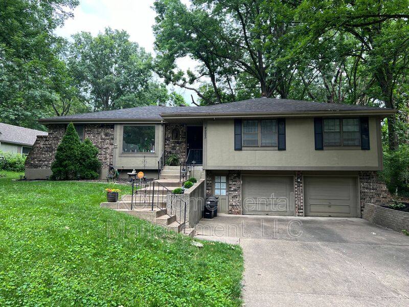 House for rent at 4225 Grand Ave, Kansas City, MO 64116