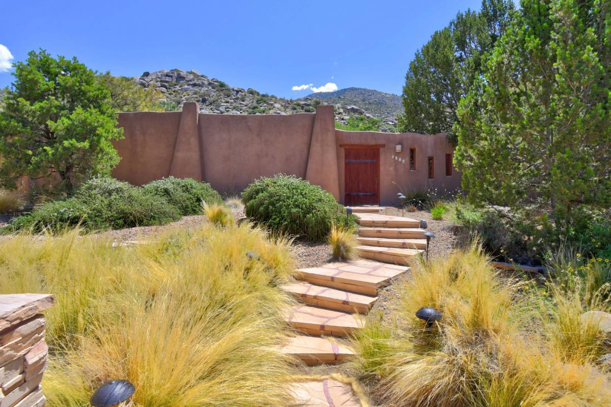 House for rent at 3112 Camino De La Sierra NE, Albuquerque, NM 87111