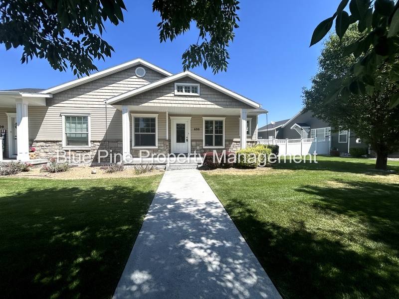 Townhouse for rent at 690 Carriagegate Lane, Idaho Falls, ID 83402