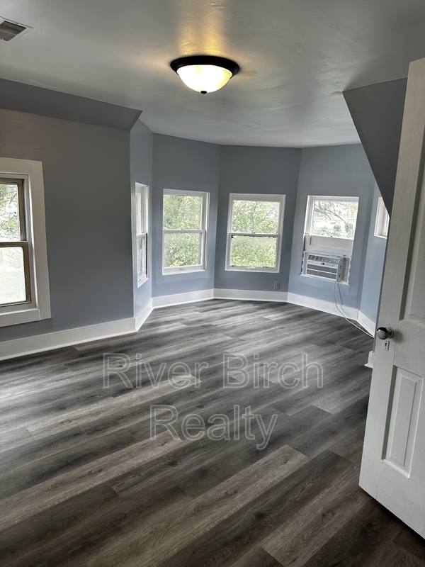 Apartment for rent at 613 S 5th St #3, Springfield, IL 62703