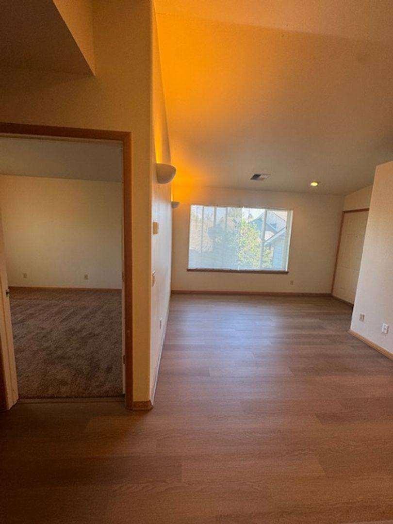 Apartment for rent at 1095 NE Hidden Valley Dr, Bend, OR 97701