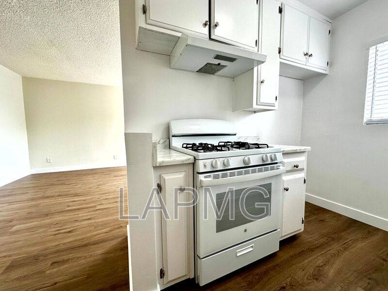 Apartment for rent at 1915 W 22nd St #304, Los Angeles, CA 90018