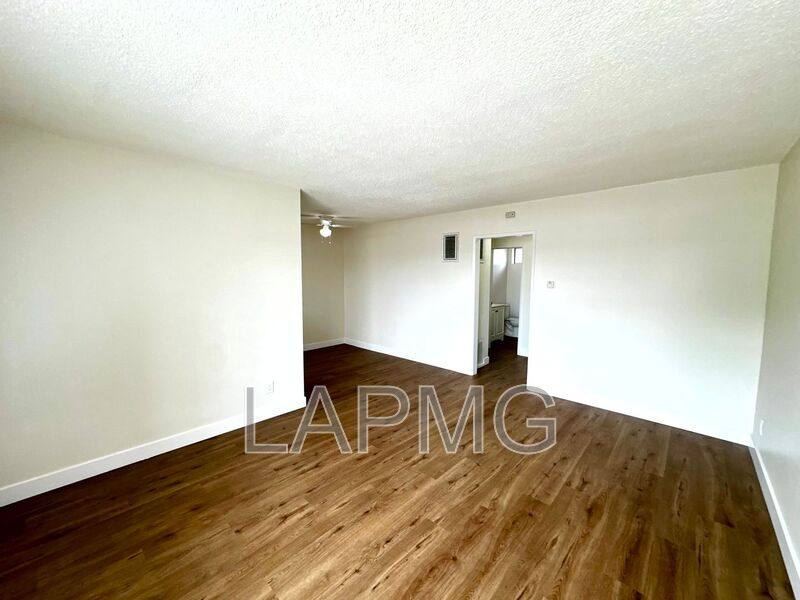 Apartment for rent at 1915 W 22nd St #304, Los Angeles, CA 90018